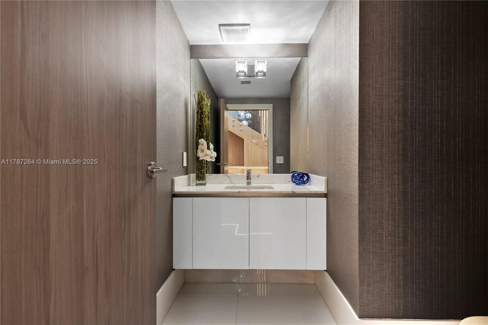 PARQUE TOWERS CONDO - Residential