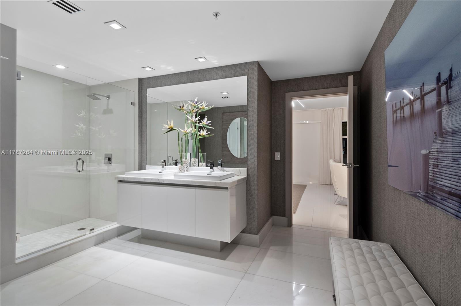 PARQUE TOWERS CONDO - Residential