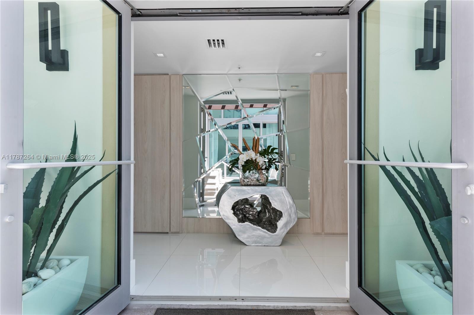 PARQUE TOWERS CONDO - Residential