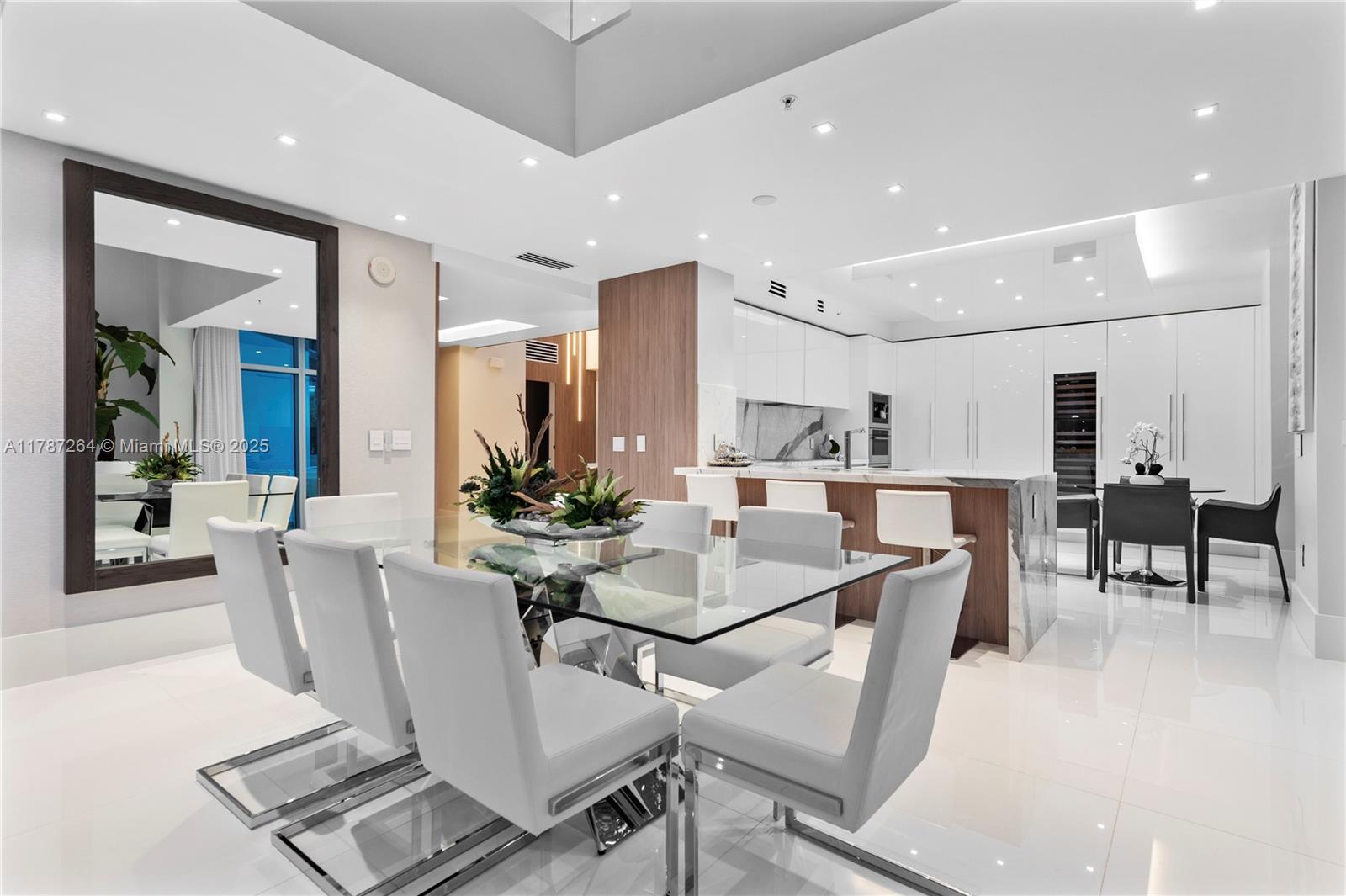 PARQUE TOWERS CONDO - Residential