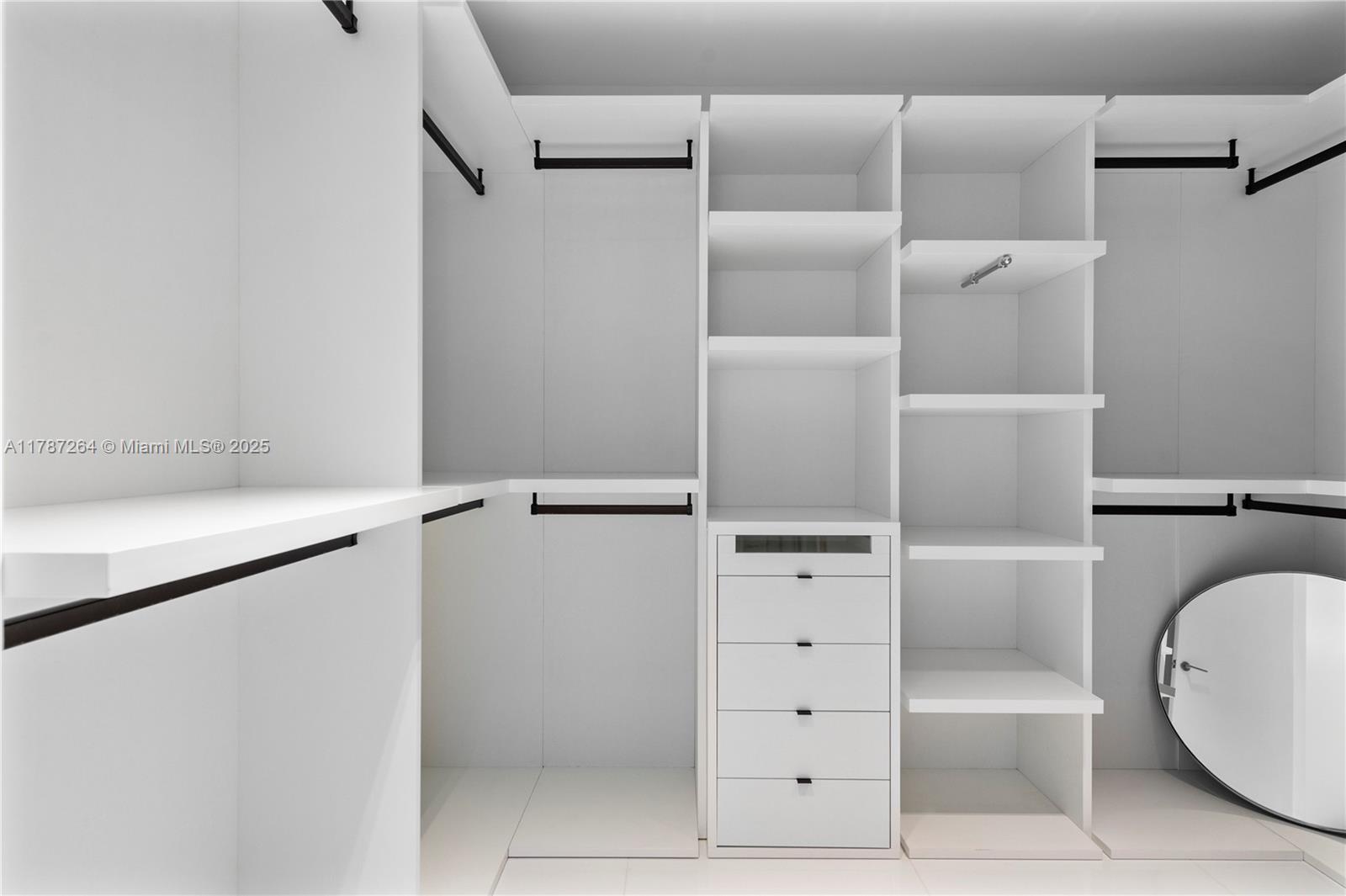 PARQUE TOWERS CONDO - Residential