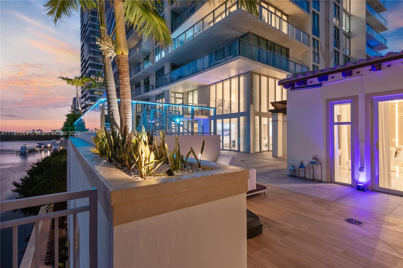 PARQUE TOWERS CONDO - Residential