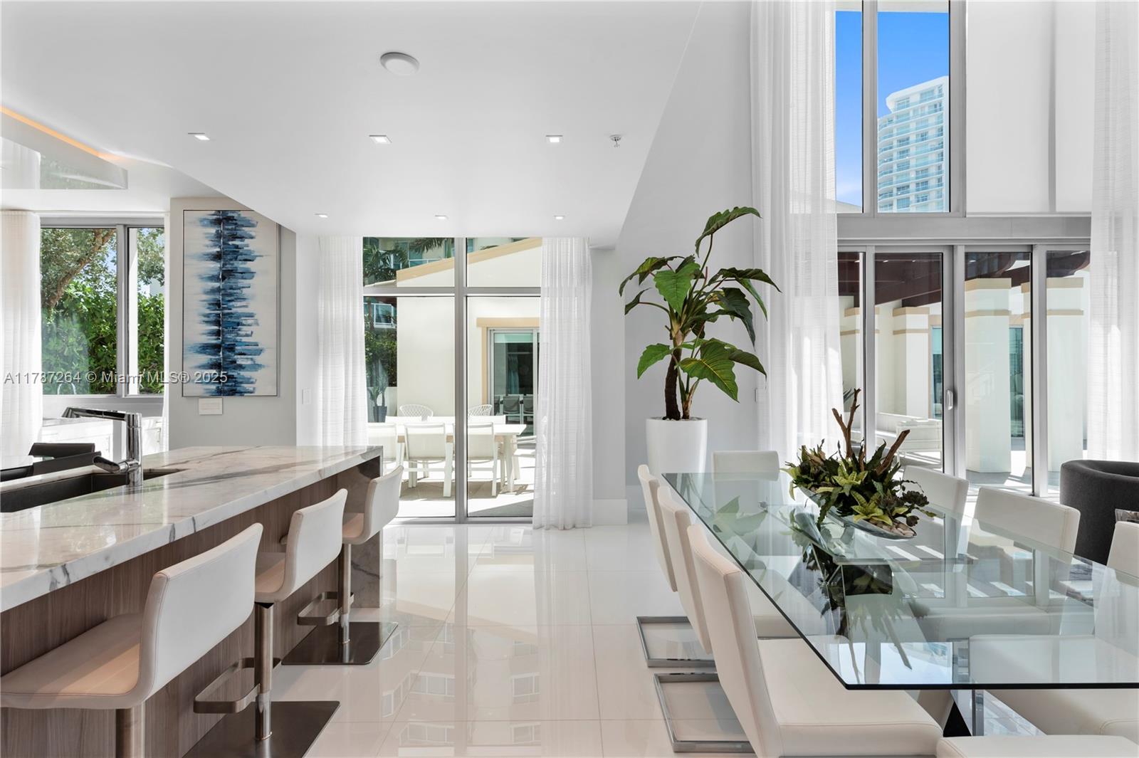 PARQUE TOWERS CONDO - Residential