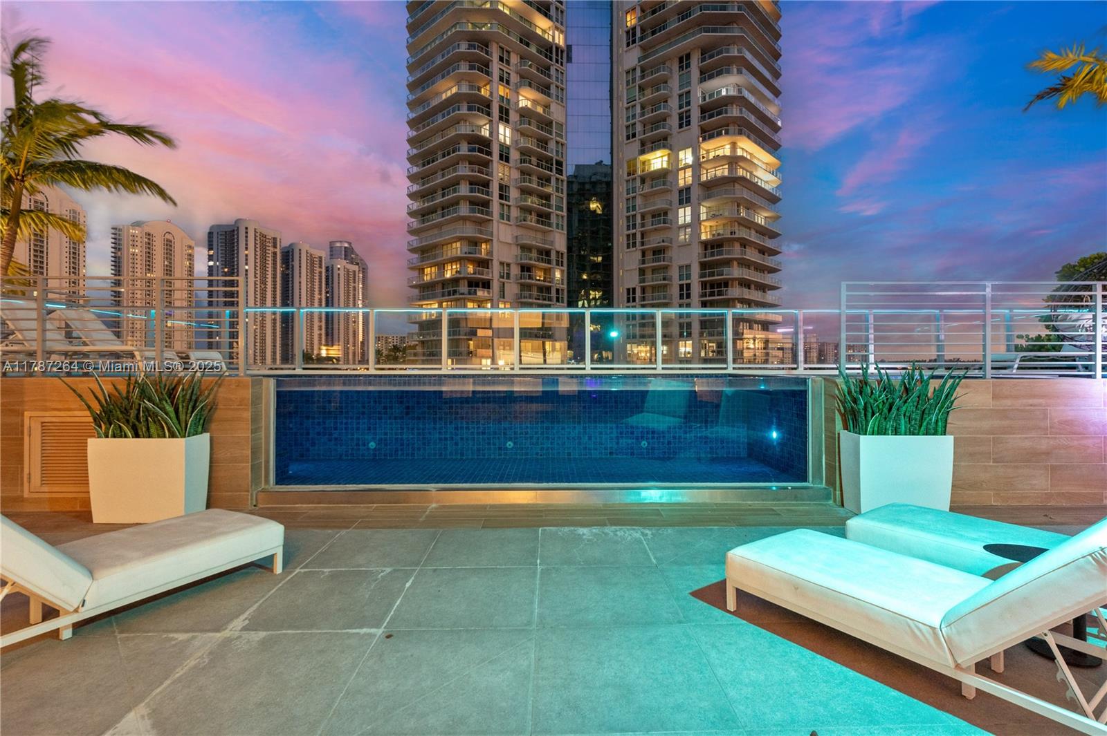 PARQUE TOWERS CONDO - Residential