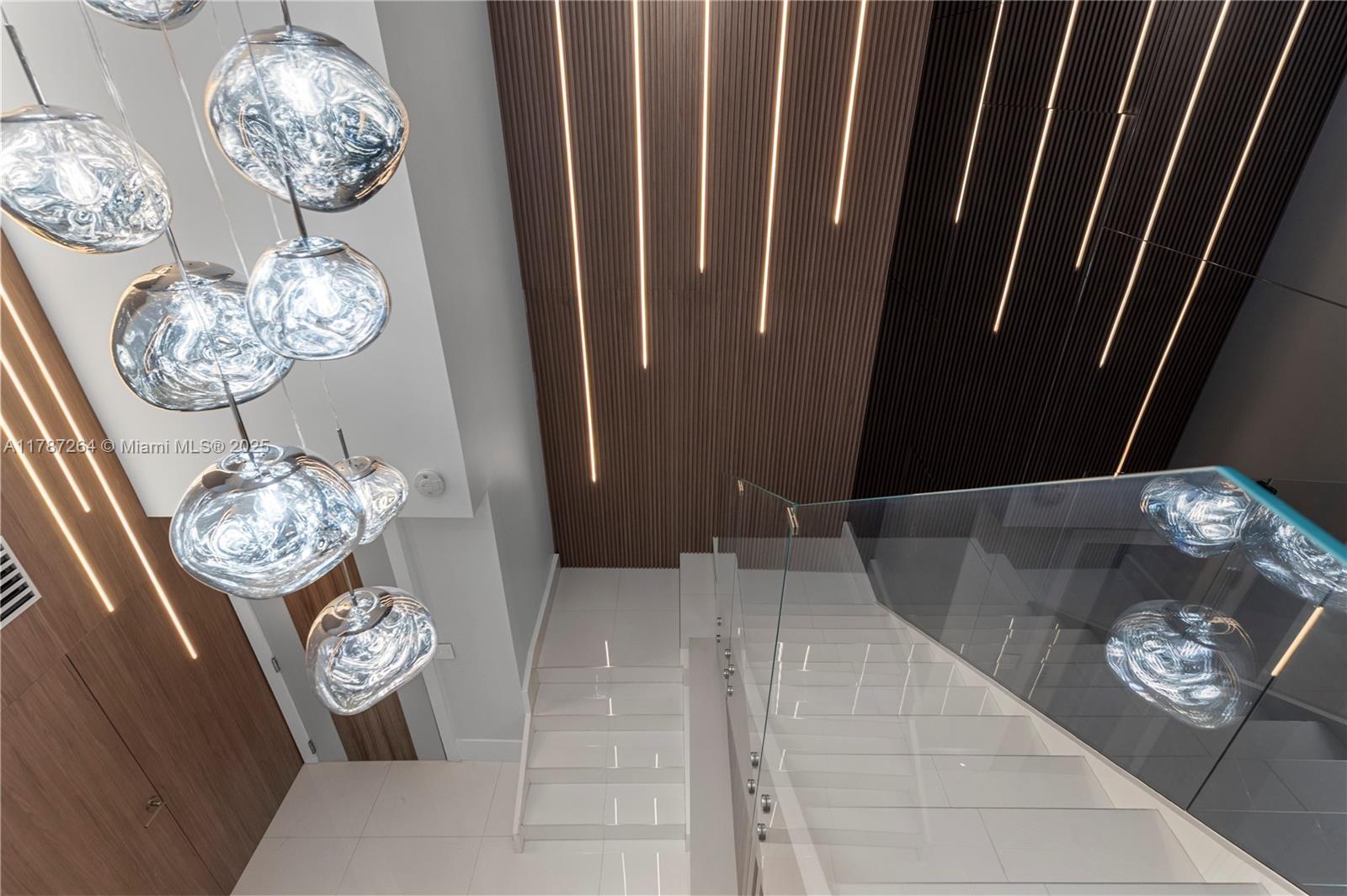 PARQUE TOWERS CONDO - Residential