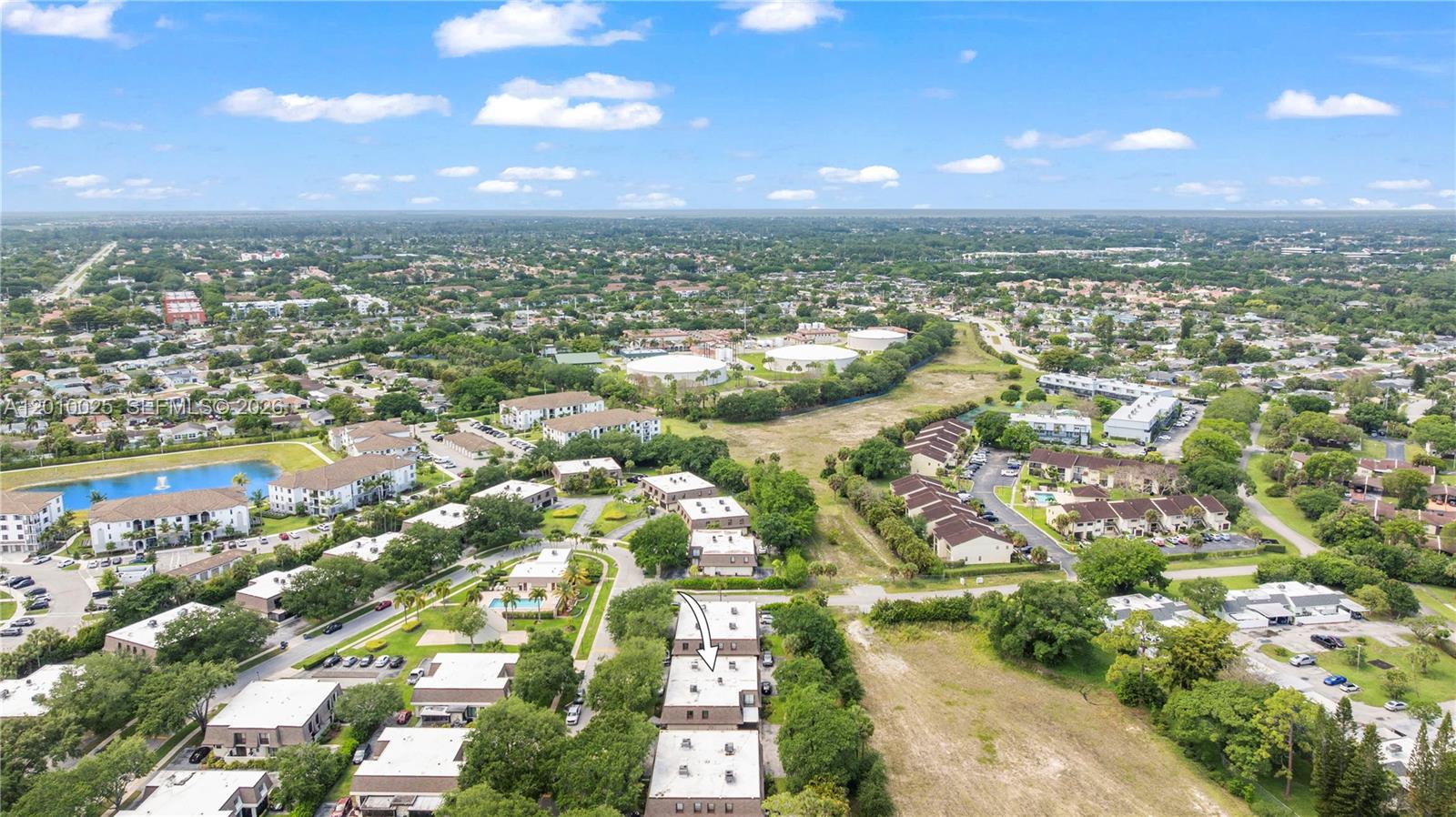 CHATEAU ON THE KNOLL - Residential