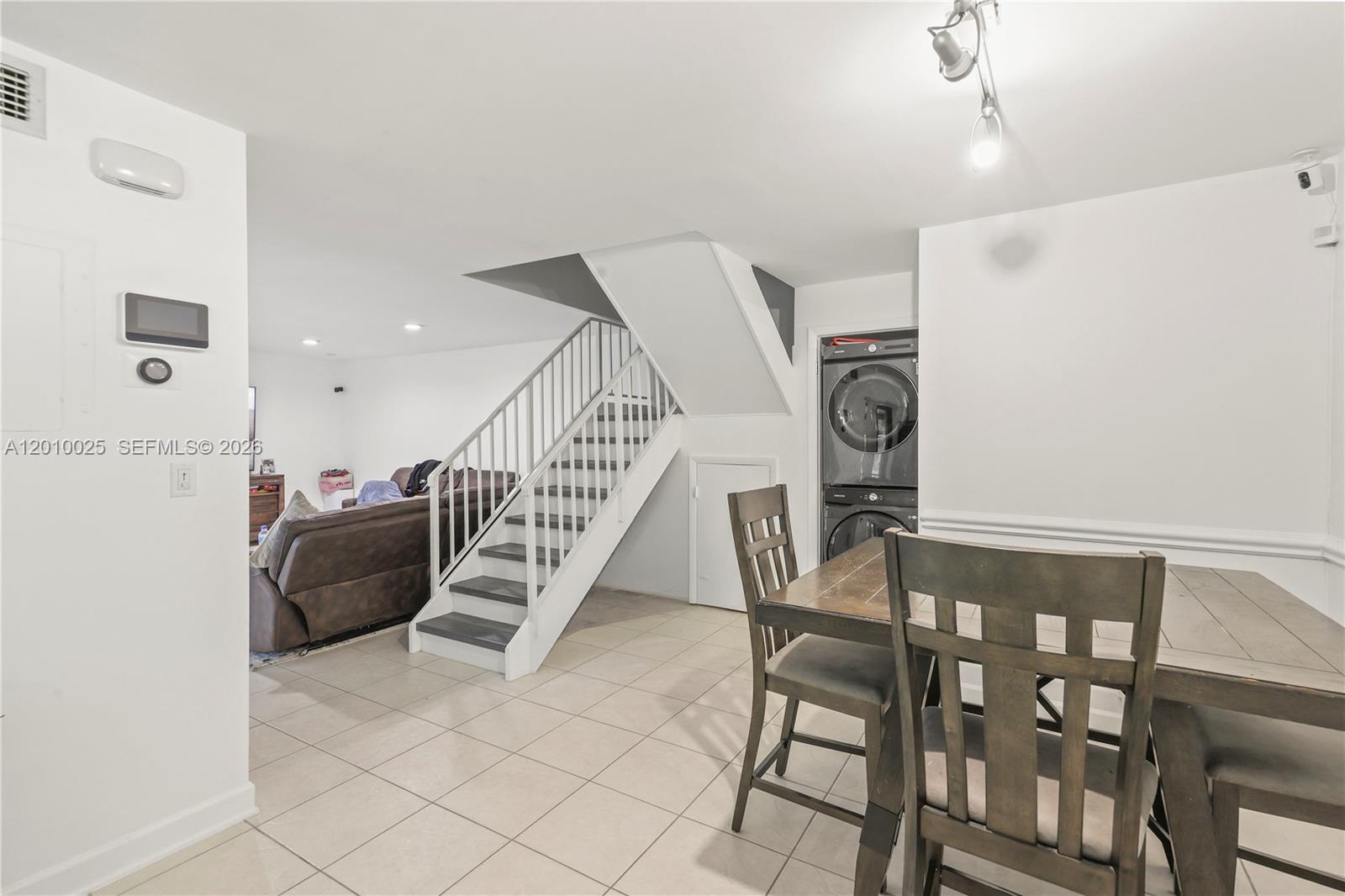 CHATEAU ON THE KNOLL - Residential