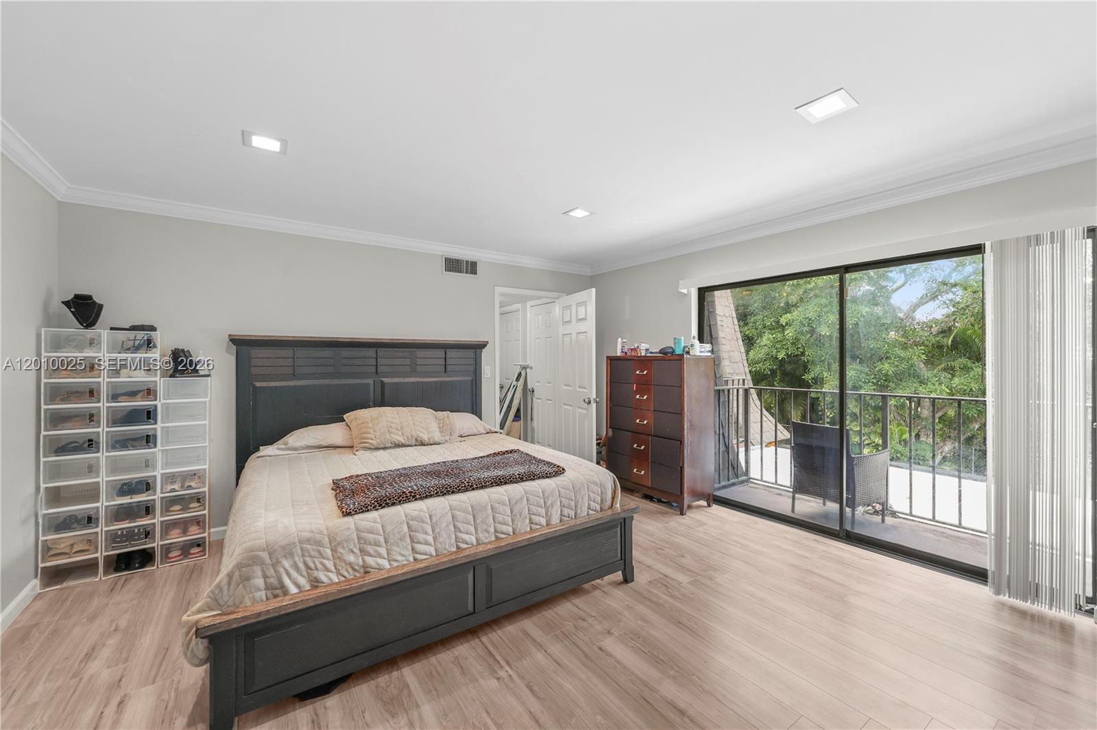 CHATEAU ON THE KNOLL - Residential