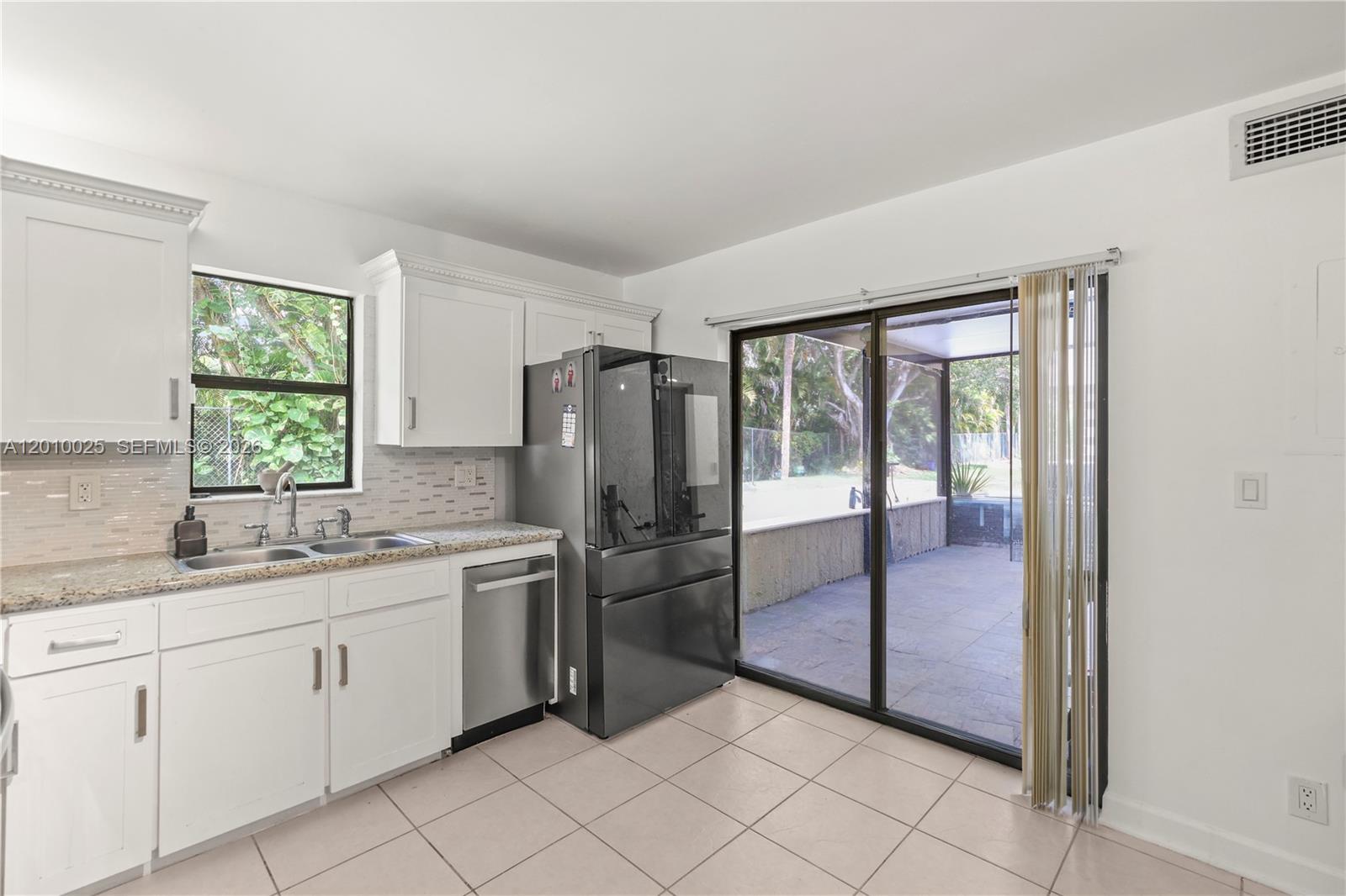 CHATEAU ON THE KNOLL - Residential