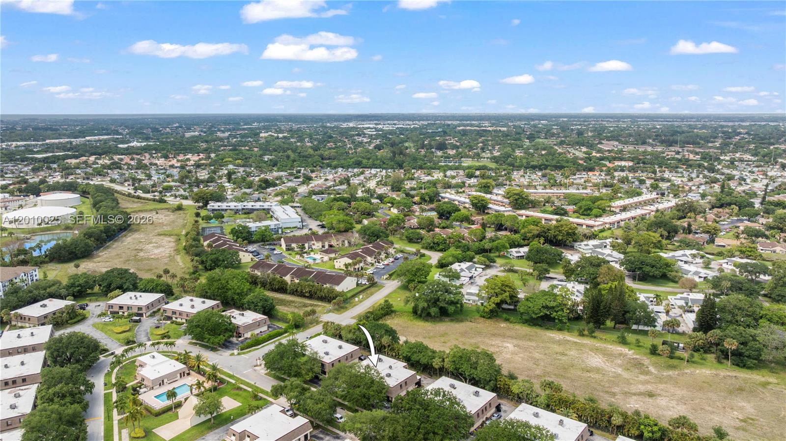CHATEAU ON THE KNOLL - Residential