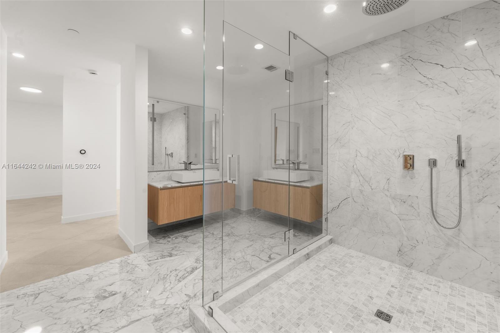 Onda Residences - Residential