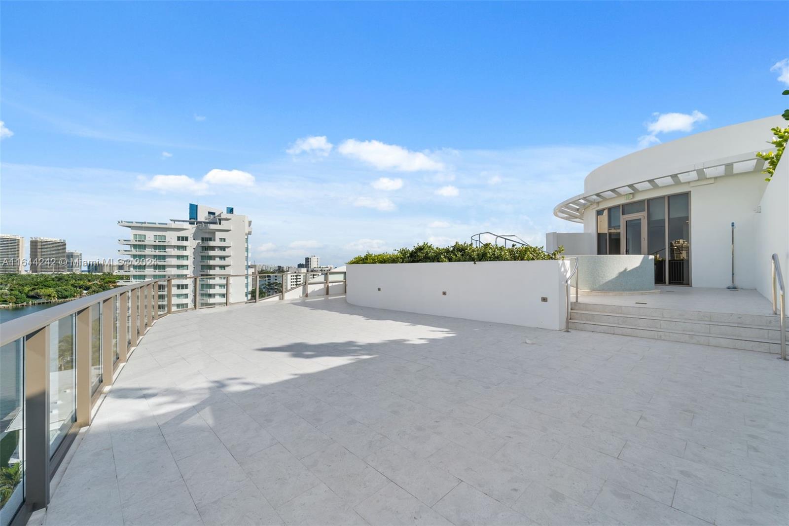 Onda Residences - Residential