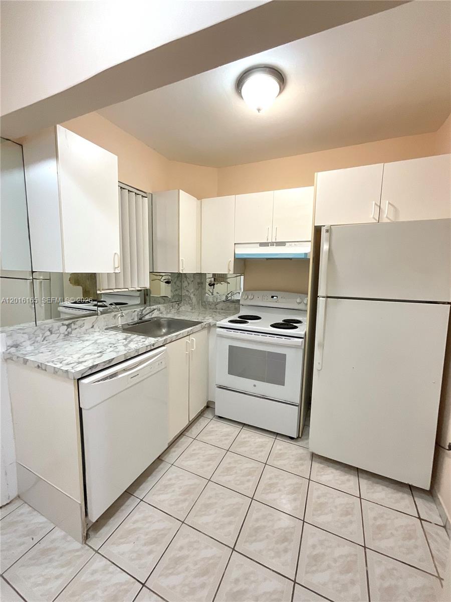 3522 NE 166th St 7