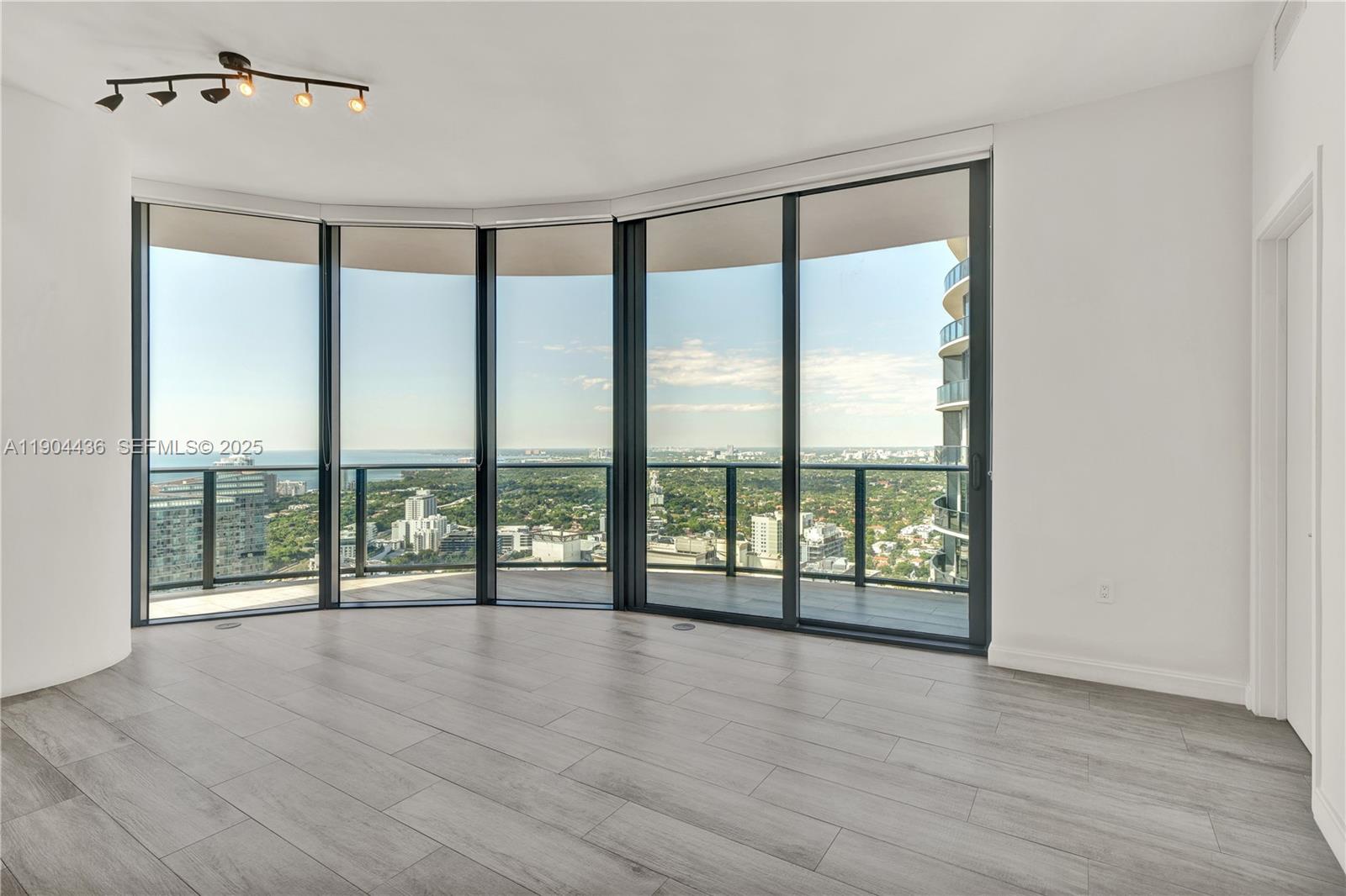 BRICKELL HEIGHTS EAST CON - Residential Lease
