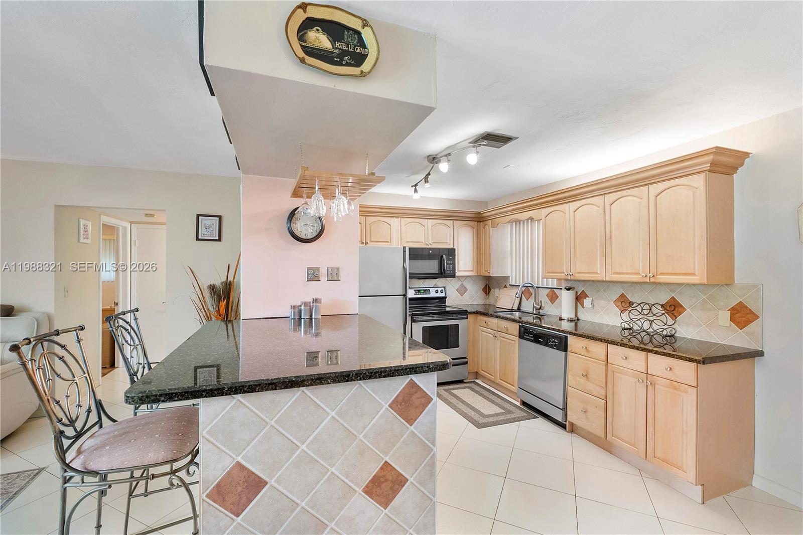 CORONET HILLS CONDO - Residential