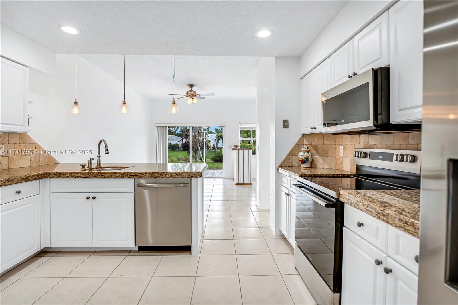 8835 S Lake Park Cir S