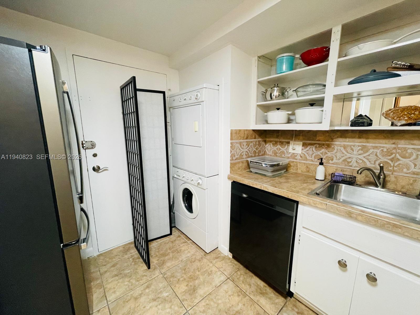 ALLINGTON TOWERS CONDO - Residential Lease