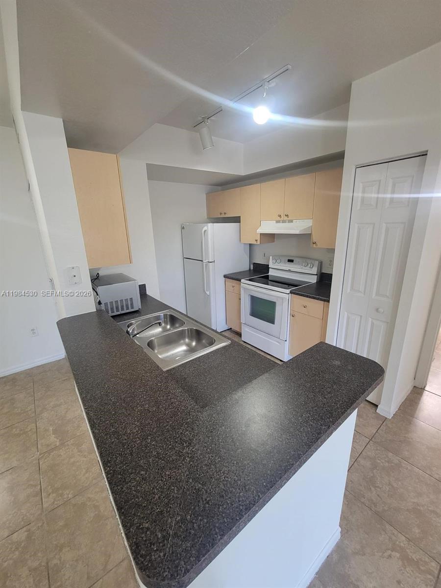 AVENTINE AT MIRAMAR CONDO - Residential