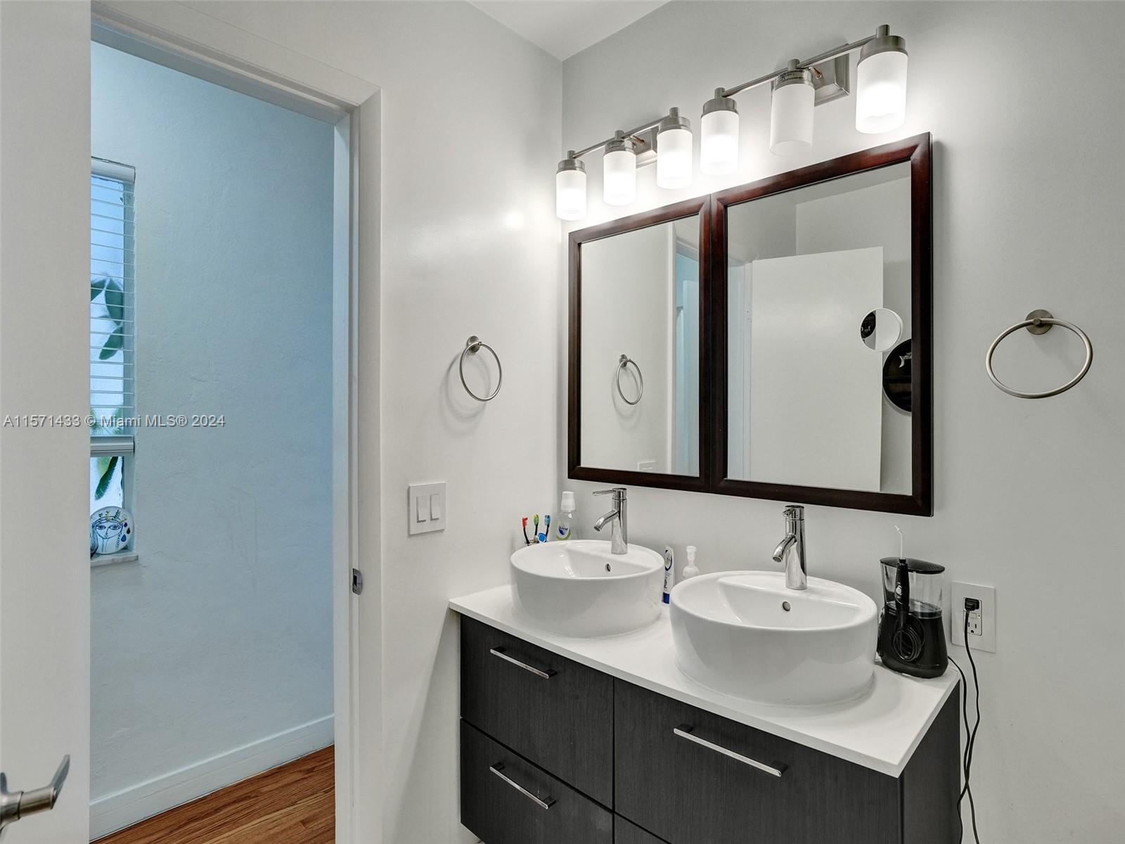 CORAL GABLES RIVIERA SEC - Residential