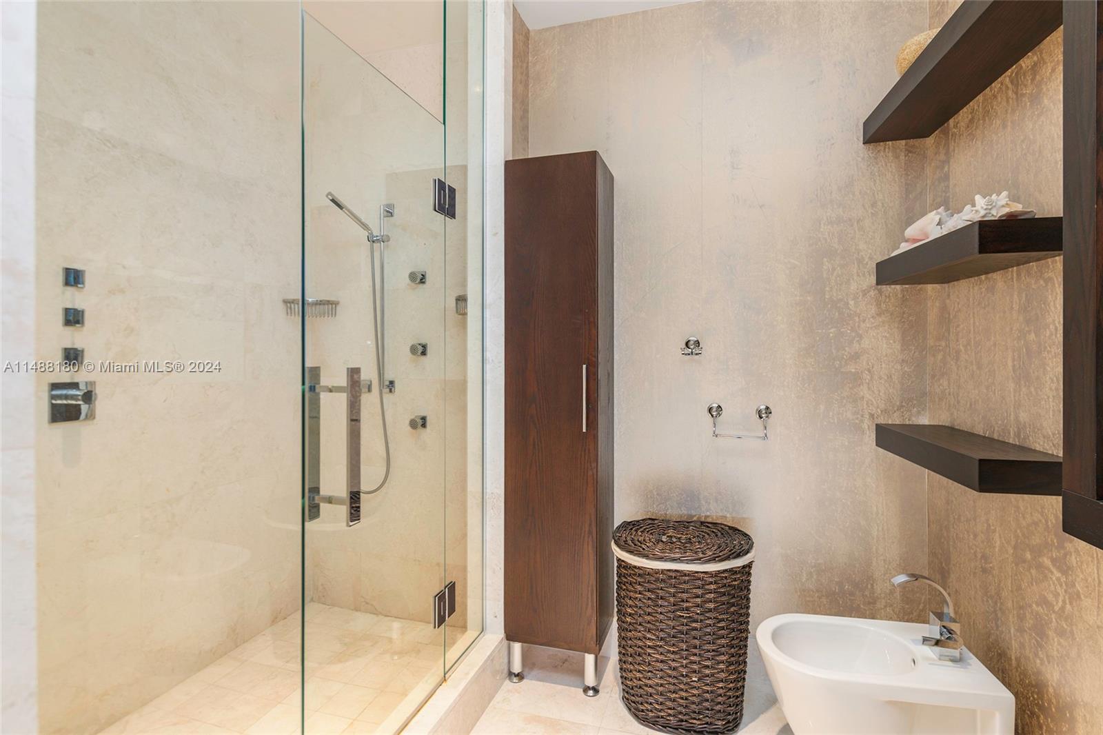 JADE OCEAN CONDO - Residential