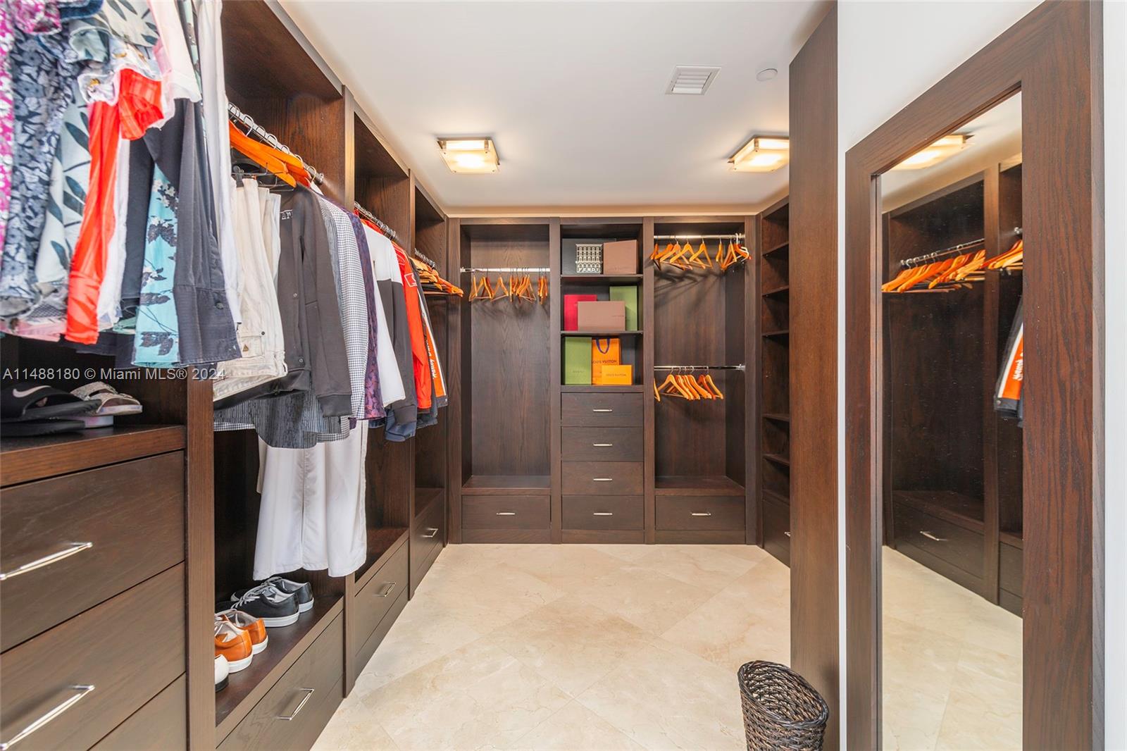 JADE OCEAN CONDO - Residential