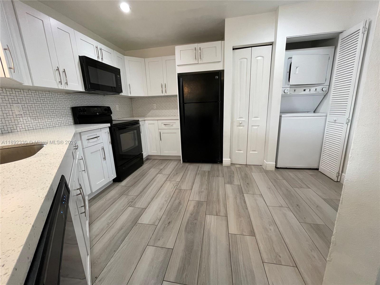 LAKESHORE CONDO #2 - Residential Lease