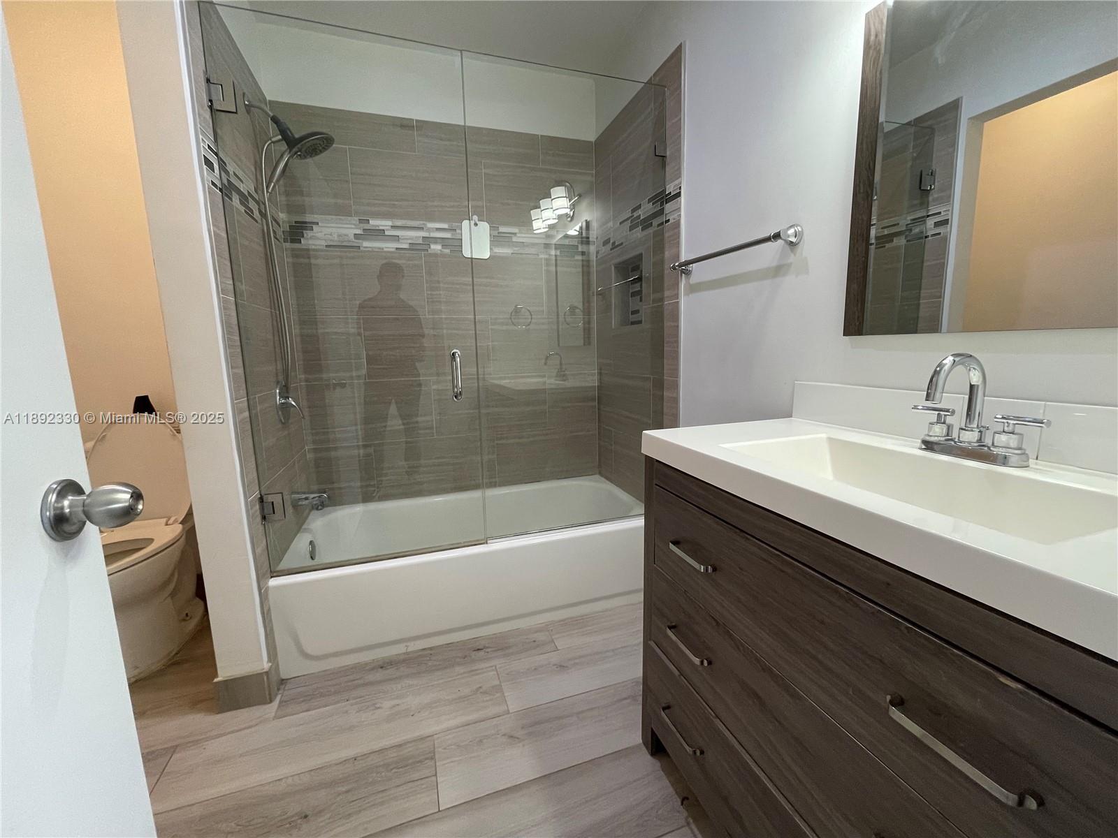 LAKESHORE CONDO #2 - Residential Lease