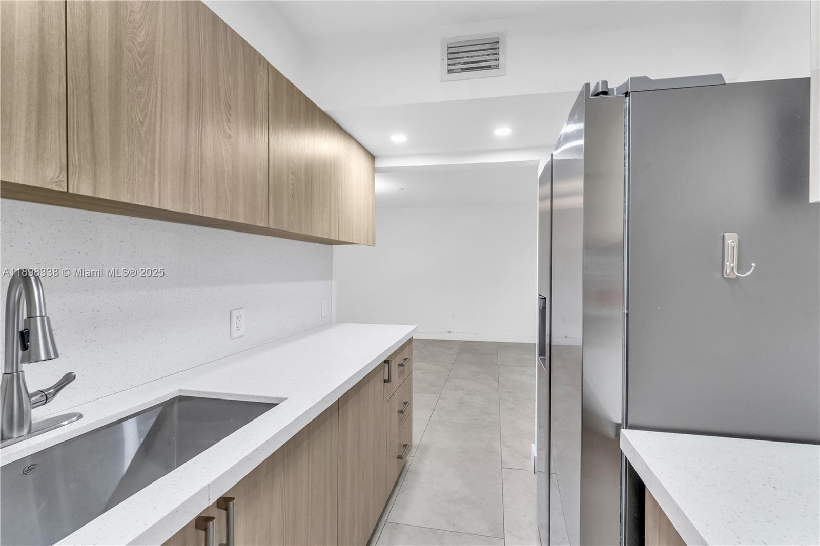 HARBOUR POINTE OF MIAMI C - Residential