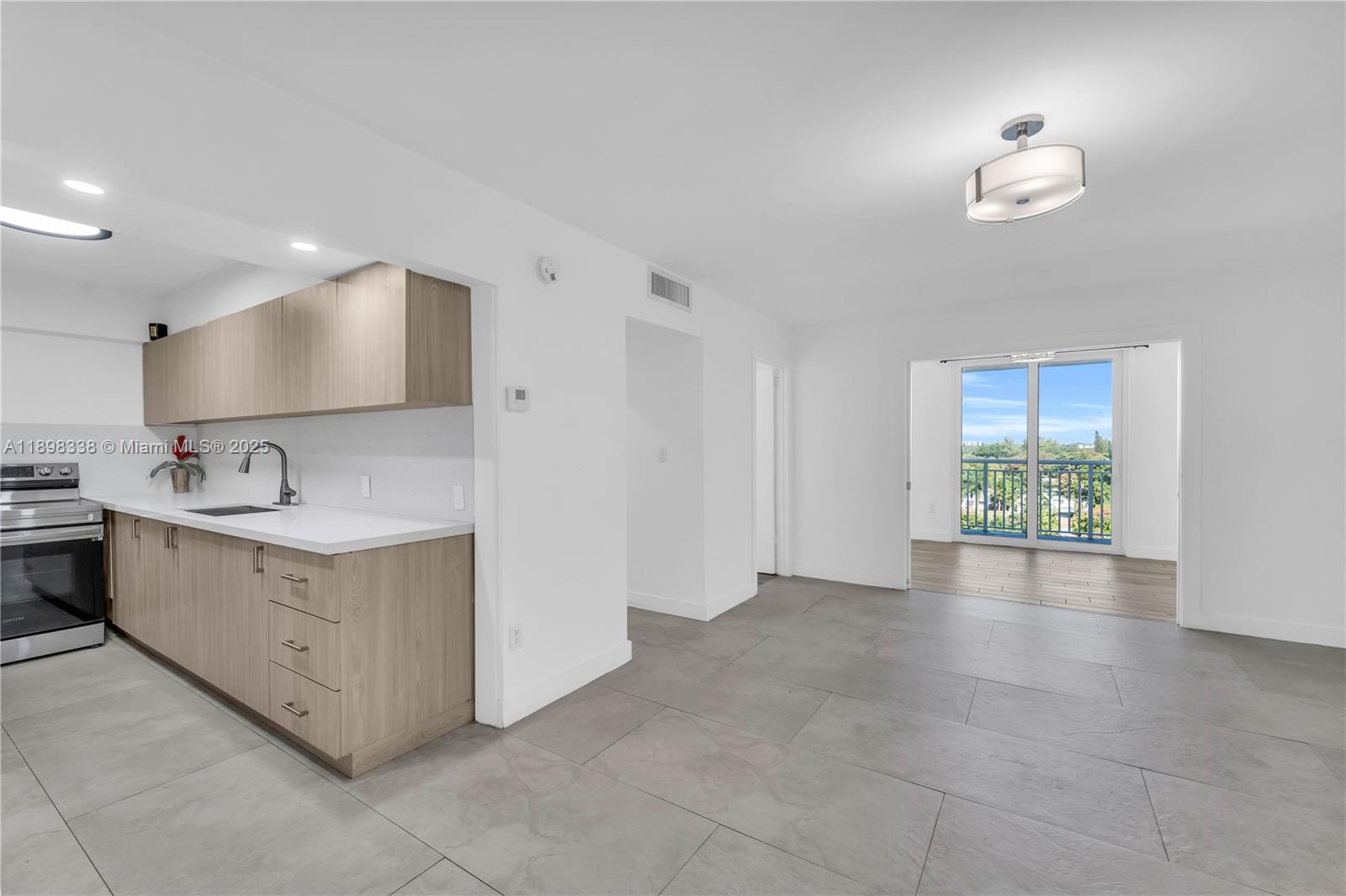HARBOUR POINTE OF MIAMI C - Residential