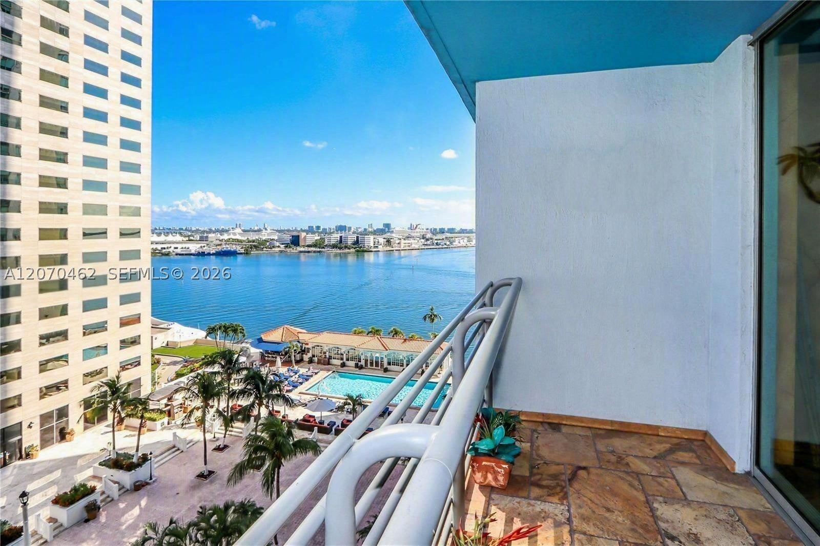 335 S Biscayne Blvd