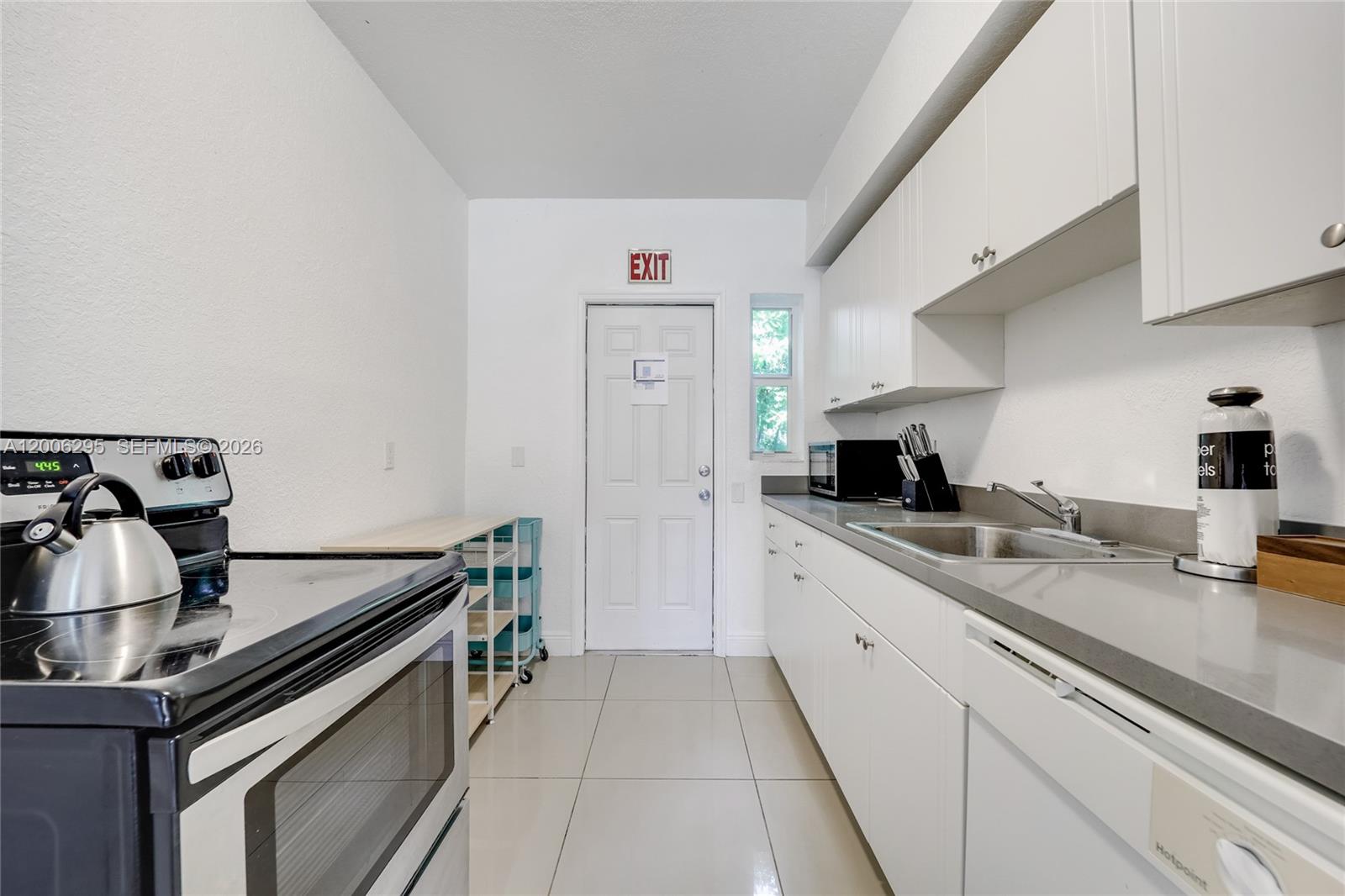 9850 E Bay Harbor Dr 10