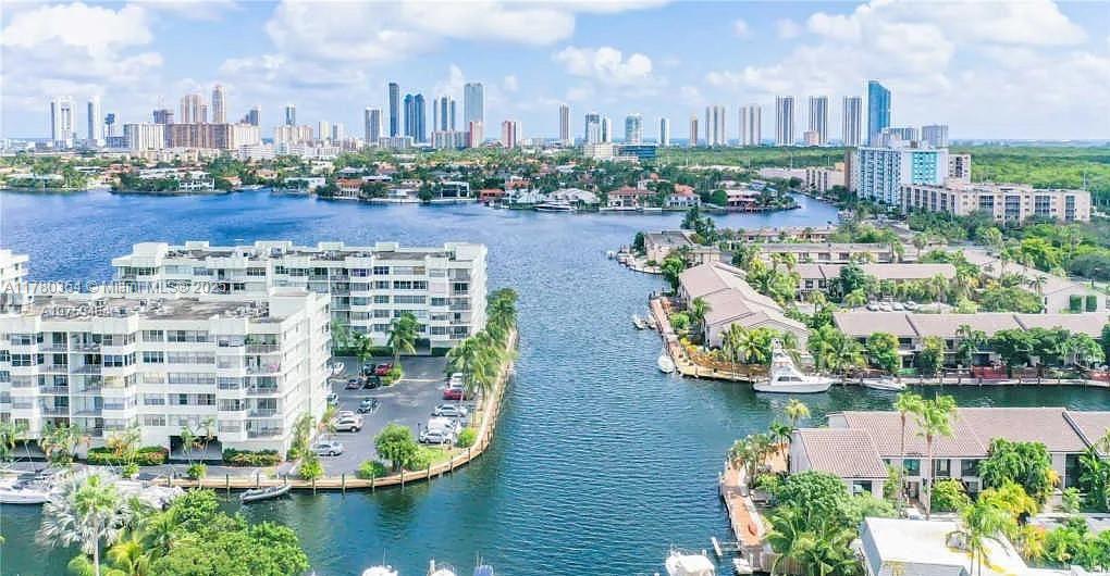 Rental Property at 16508 Ne 26th Ave 302, North Miami Beach, Miami-Dade County, Florida - Bedrooms: 1 
Bathrooms: 2  - $1,900 MO.