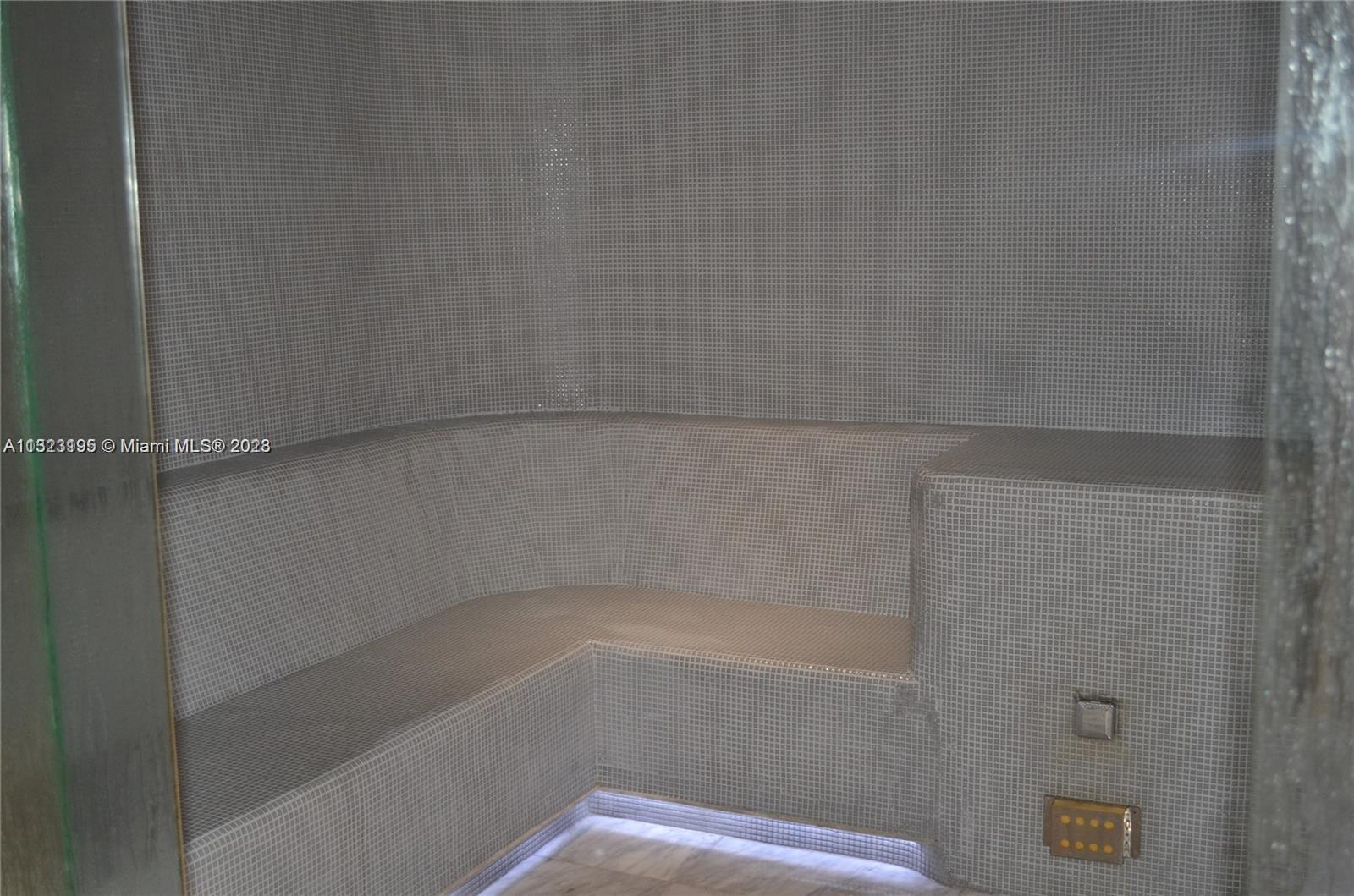 CLUB RESIDENCES AT PARK G - Residential Lease