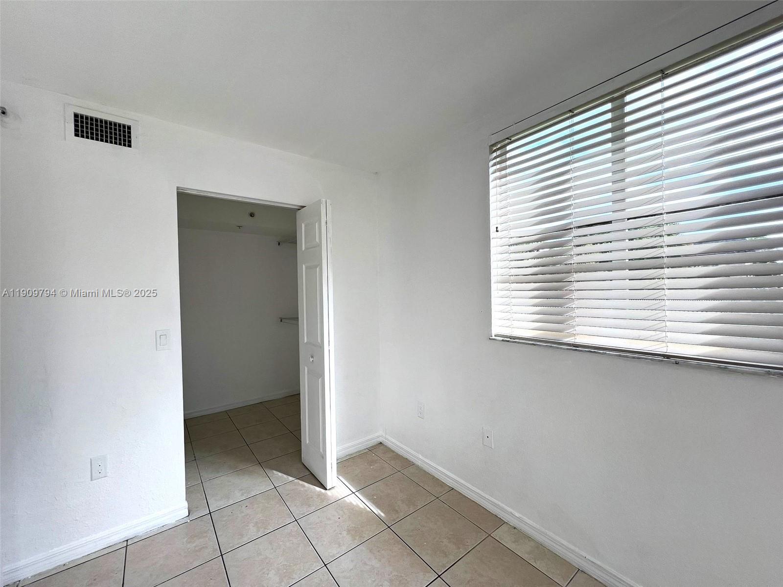 THE OAKS IN NORTH MIAMI C - Residential Lease