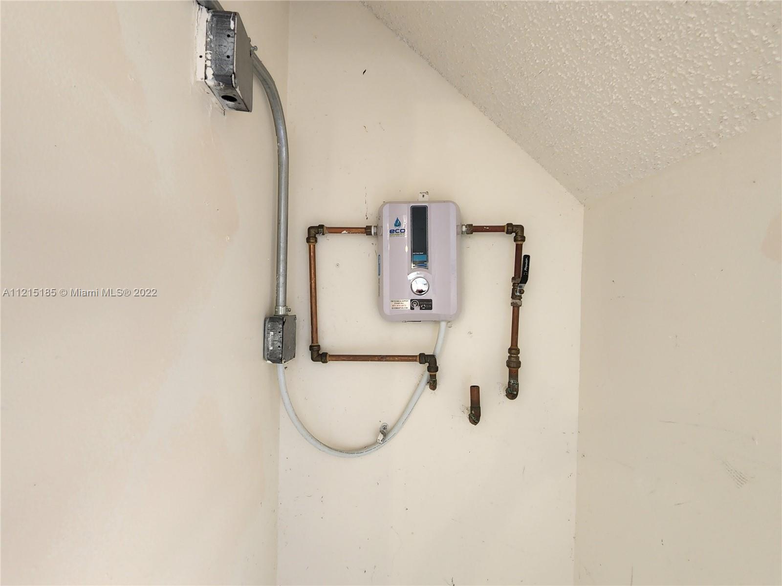 LAKES OF WESTERN PINES RE - Residential Lease