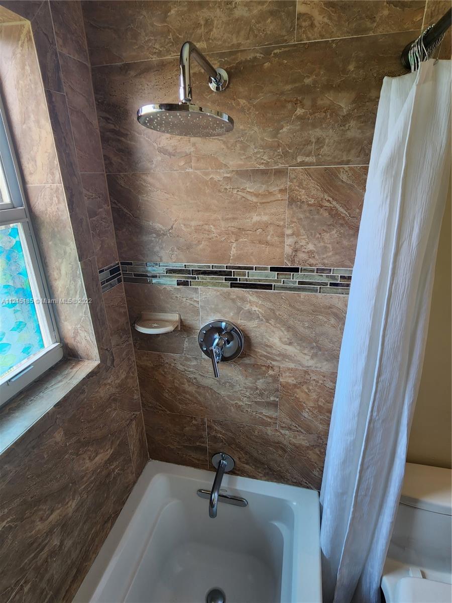 LAKES OF WESTERN PINES RE - Residential Lease