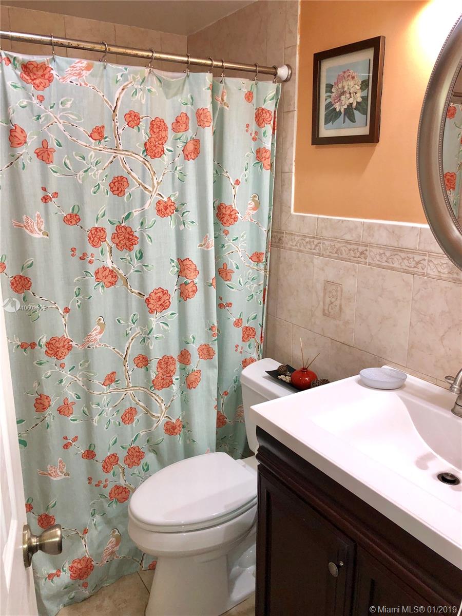 COURTYARDS II CONDO - Residential