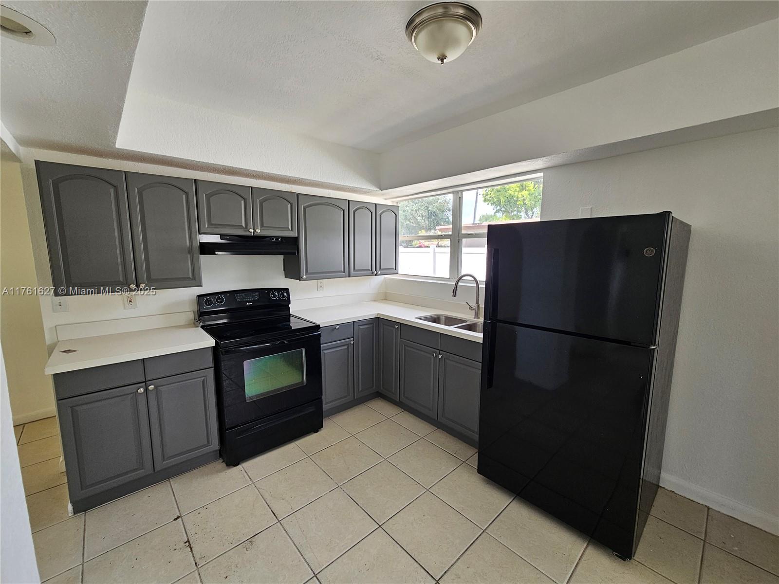 PLAYLAND COUNTRY ESTATES - Residential