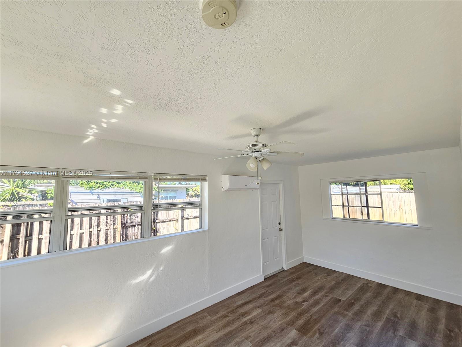 PLAYLAND COUNTRY ESTATES - Residential