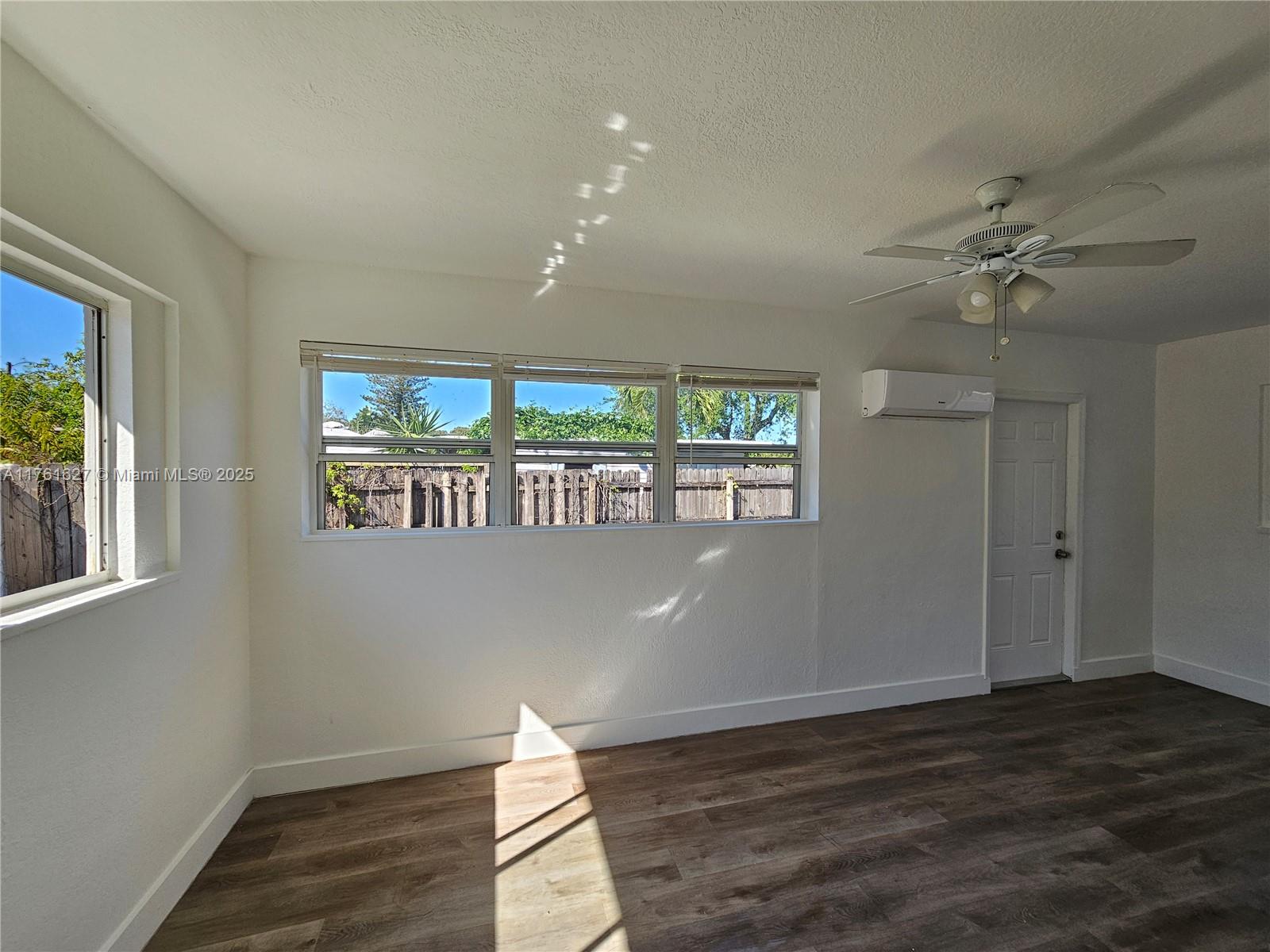 PLAYLAND COUNTRY ESTATES - Residential