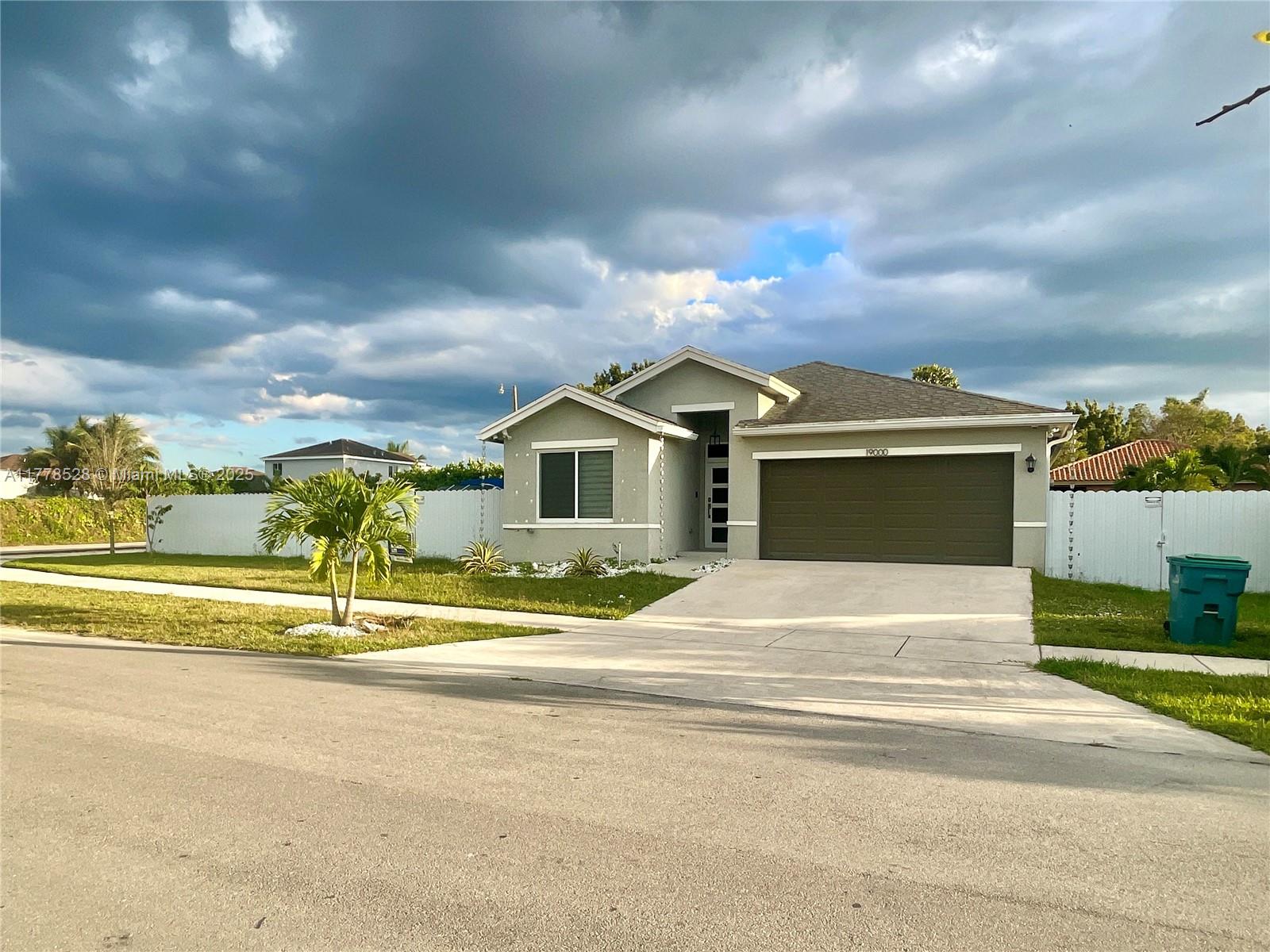 19000 Sw 317th Ter, Homestead, Miami-Dade County, Florida - 4 Bedrooms  
2 Bathrooms - 