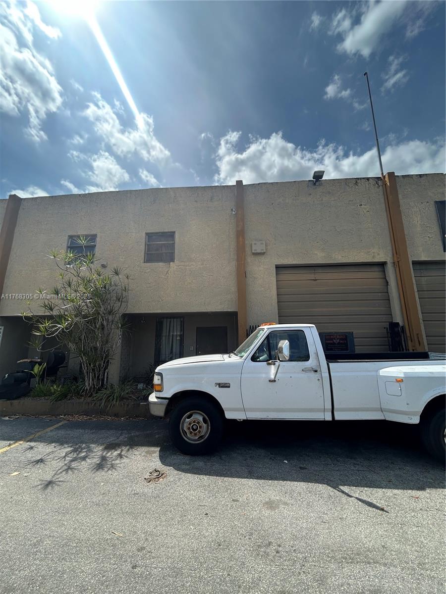 **Rare Opportunity: Industrial Condo Warehouse for possible auto related services in Kendall!** This is a rare and exceptional opportunity to own a prime industrial condo warehouse(s) in the highly sought-after Kendall area, near the Turnpike. The property offers a versatile space that is perfect for businesses in need of warehouse storage, industrial workspaces, or automotive-related services. This unit has three assigned parking spaces.
Seller is selling total of (4) units for sale with combined space of 8,029 sq ft - see other MLS for 12434, 12436 and 12438 - High ceilings, large open space, and customizable areas - Excellent location in Kendall, near the Turnpike, providing easy access to major roads - Perfect for auto body shop, warehouse storage, or industrial use -