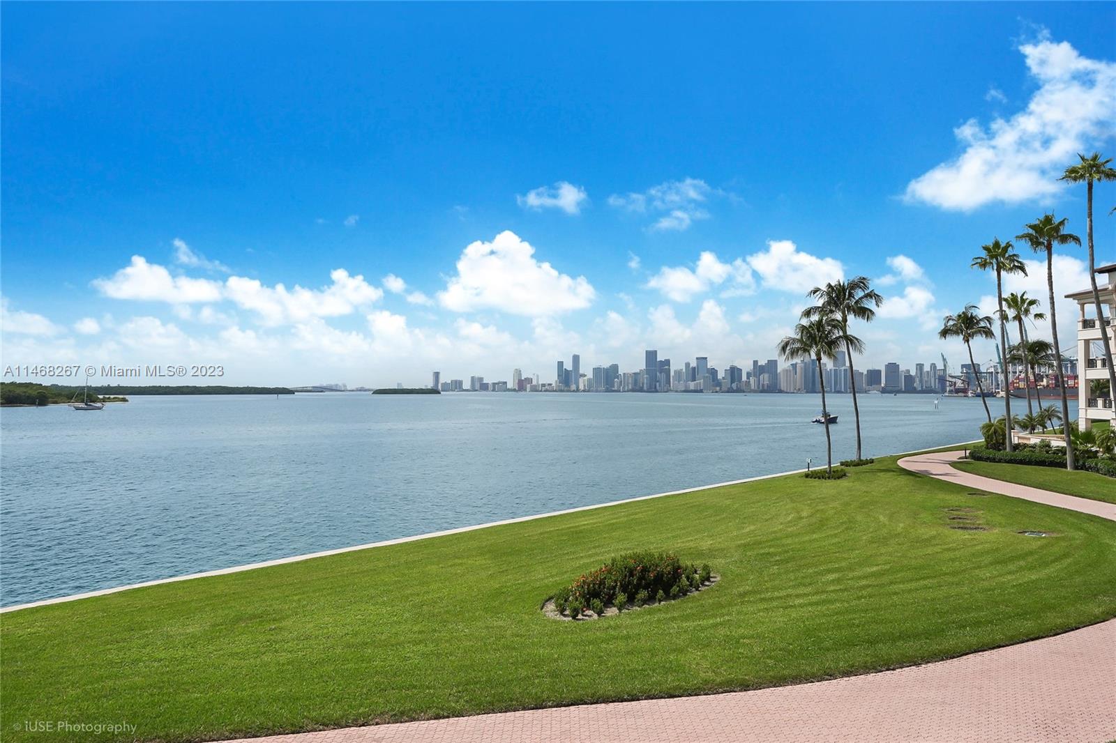 BAYVIEW AT FISHER ISL CON - Residential