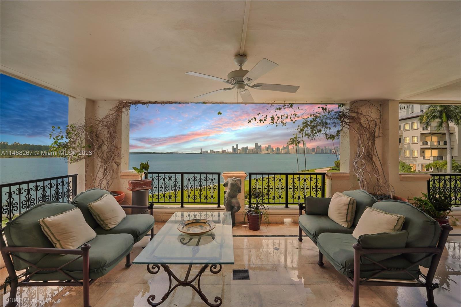 BAYVIEW AT FISHER ISL CON - Residential