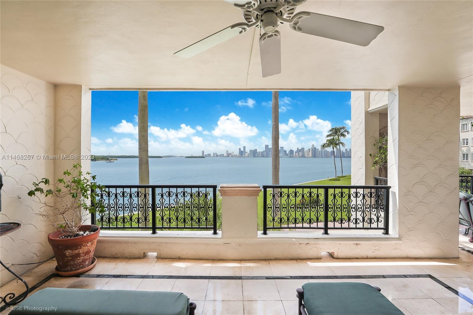 BAYVIEW AT FISHER ISL CON - Residential