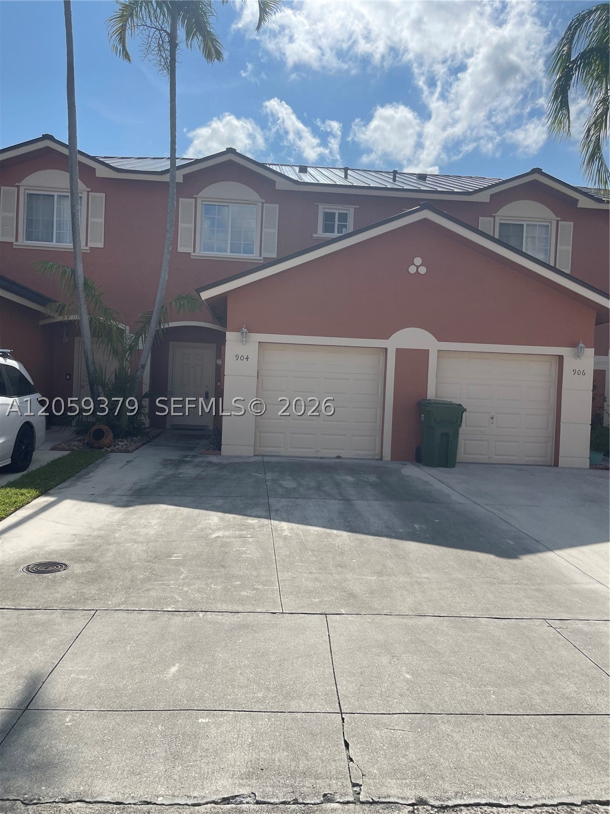 904 NW 100th Ave