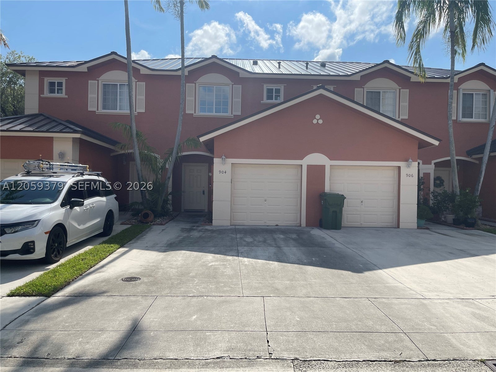 904 NW 100th Ave