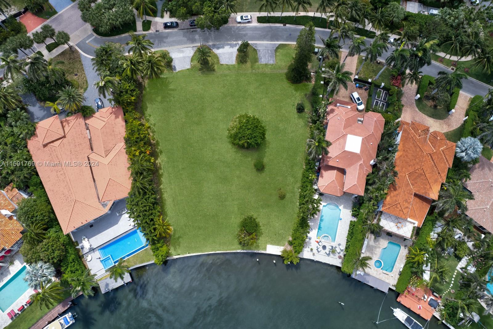 GOLDEN BEACH SEC F - Land