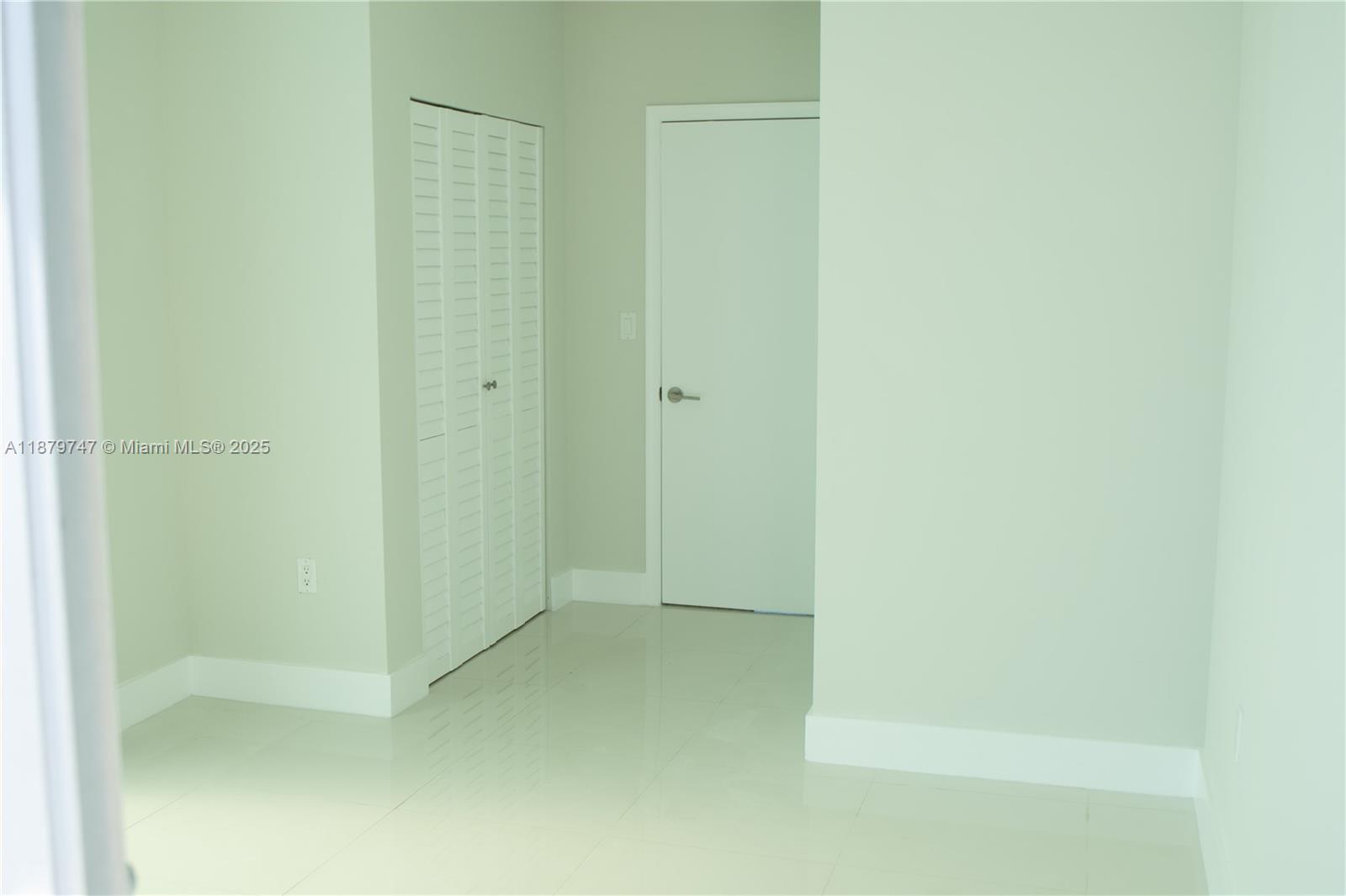 ELOQUENCE ON THE BAY COND - Residential Lease