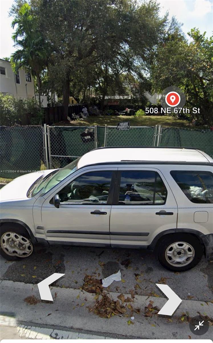 Built your dream home or multi units in MORNINGSIDE, ready to build. property located right of Biscayne Blvd. and 67 street. Lot measure 124x53 total of 6000sqt